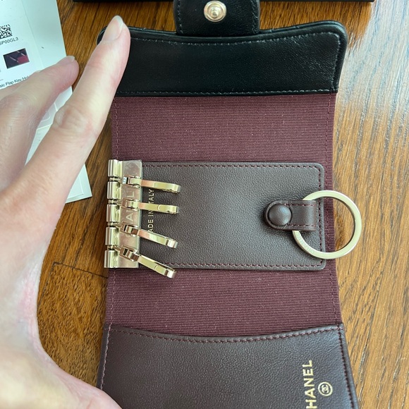 AUTH BNWT CHANEL Black Quilted Key Holder - Picture 6 of 9